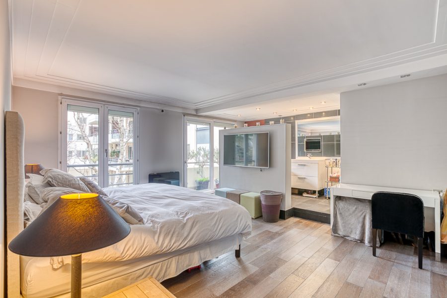 BOULOGNE-BILLANCOURT – METRO PTE DE ST CLOUD -APPARTEMENT DE RÉCEPTION 90 m2 CLIMATISÉ